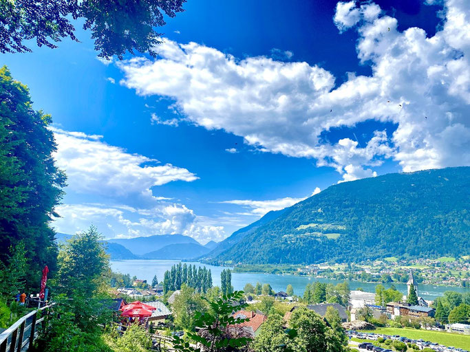 Ausflugsziel Kärnten - Ausblick über Kärntner See und Alpenwelt