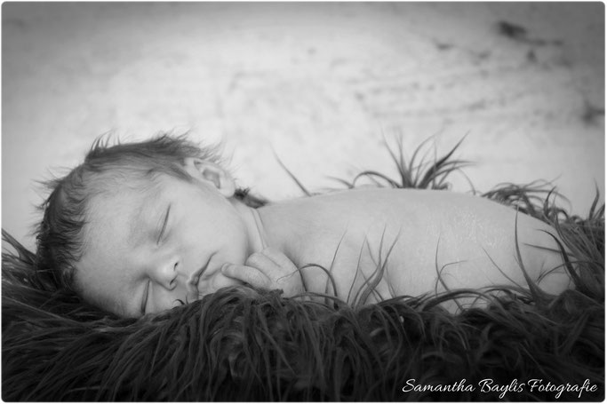 Samantha Baylis Fotografie Neugeborene Shooting Newborn