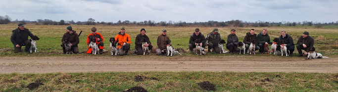 V.l.n.r: Alf, Ares, Atos, Anno, Asko, Argos, Adda, Amy, Aika, Alva, Aura, Asta, Vater Henry vom Wilden Meer