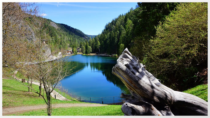 Lago Smeraldo in Fondo