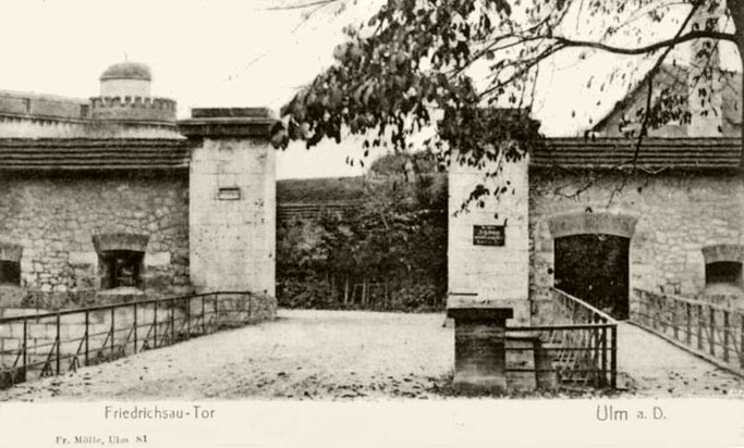 Friedrichsau Tor. von außen Postkarte um 1895