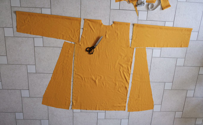 Schnitteile einer Männertunika der angelsächsischen (frühmittelalterlichen) Zeit © Epochs of Fashion