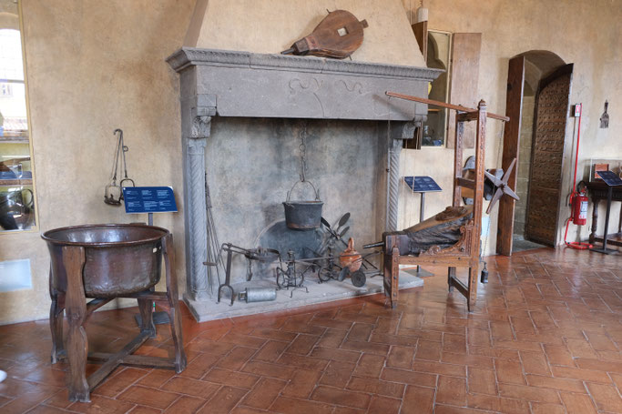 Photo Interior of Palazzo Davanzati, Renaissance kitchen with view of hearth