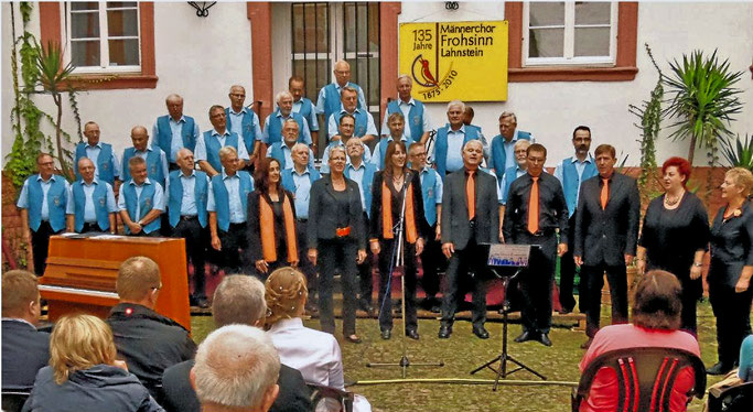 2014: Lahnstein, Martinsschloss. Serenade des Männerchors "Frohsinn" Lahnstein