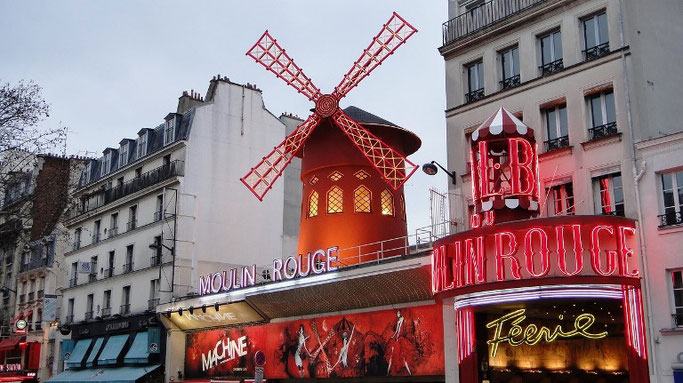 Moulin Rouge Montmartre Paris