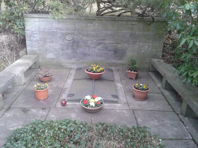 Das Grab auf dem Johannesfriedhof in Schwarzenberg am 29. März 2021.
