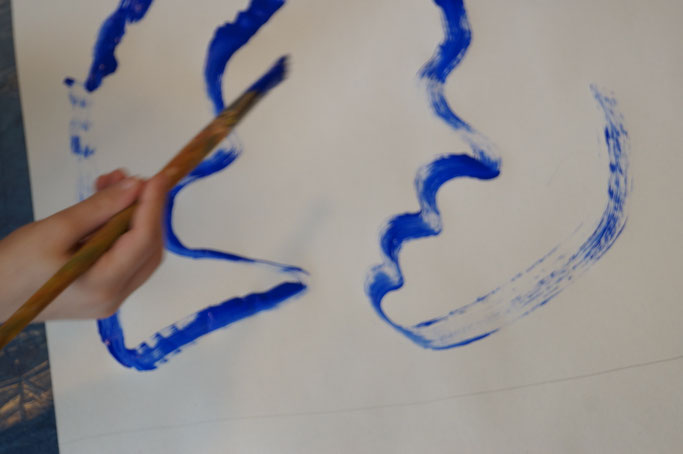 Kunsttherapie: z.B. Malen aus der Bewegung