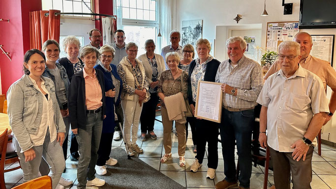 v. l. Melanie Bylsma, Simone Holz, Maria Klein, Klara Lensing, stellv. Bürgermeisterin Johanna Weber, Henning Blum Sven, Schrörs, Maria Esser, Claudia Jäger, Josef Kranz, Gerda Ley, Claudia Bander, Elsa & Arnold Vlatten, Dieter Hockel, Christoph Steffens