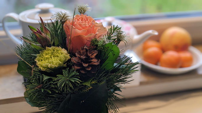 Tassenstrauss Dekoration Weihnachten Paschke Blumen Zeven