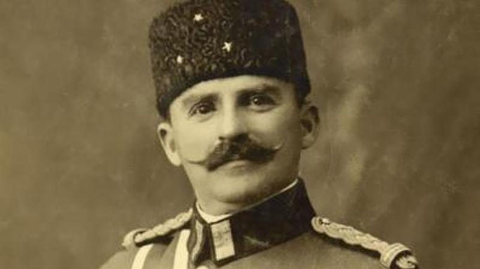 Esat Pashë Toptani