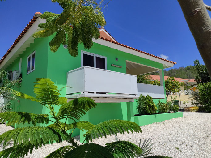 balkon-cas-iguana-urlaub-curacao-ferienhaus-pool-villa