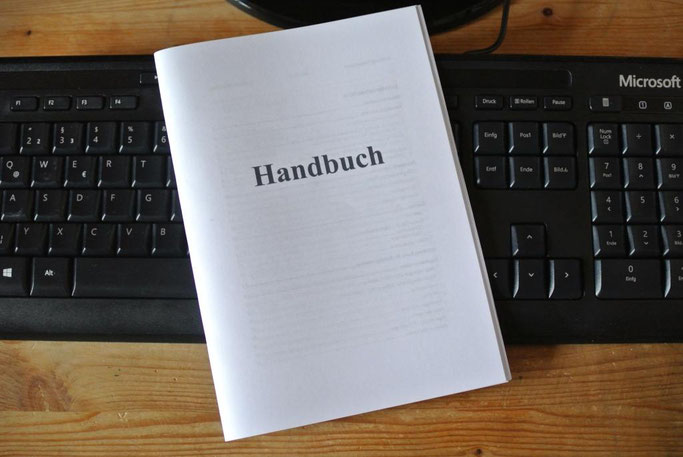 Gut organisiert am Arbeitsplatz: Erstellen Sie ein eigenes Handbuch