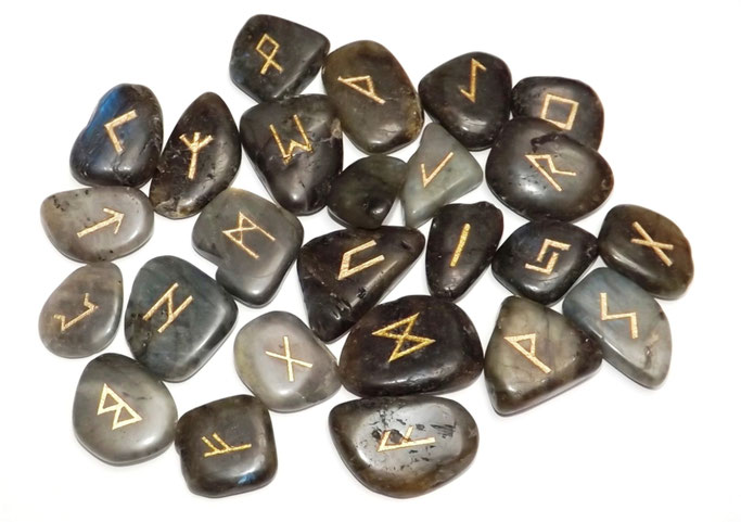 Le Futhark à 28 runes ou Futhark Frison