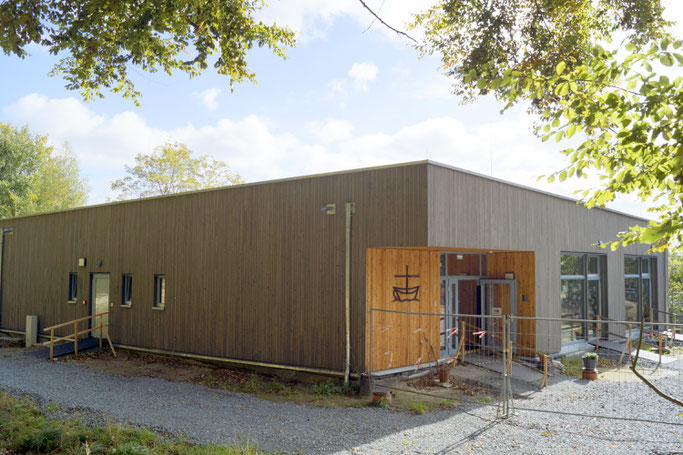 Am Sonntag, 5. Oktober, wurde in Sassnitz das Multifunktionsgebäude „Söderblomhaus“ eingeweiht. An den Außenanlagen rund um das Gebäude wird noch gearbeitet. Foto: PEK / Sebastian Kühl