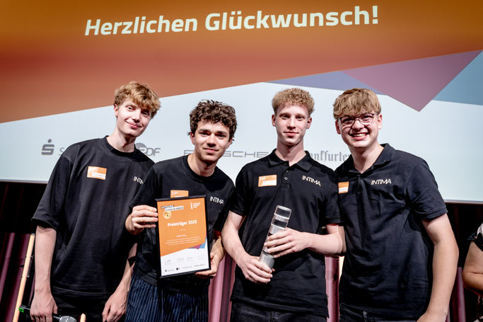 Der Deutsche Gründerpreis für Schüler:innen wurde gestern [24.06.2025] in Frankfurt am Main vergeben. Platz 1 ging an das Team „Intima“ von den Beruflichen Schulen Eschwege. | Foto: Peter Jülich für Deutscher Gründerpreis