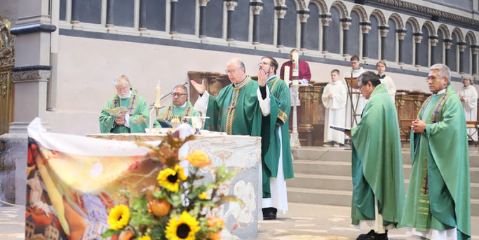 Gottesdienst zusammen mit den bolivianischen Bischöfen im Trierer Dom © Judith Rupp