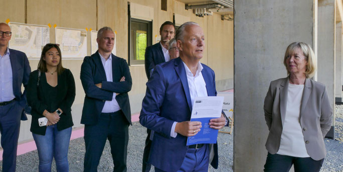 Verbandsdirektor Rychter lobt bei Finanzministerin Ahnen die Bemühungen der Landesregierung. © Rolf Lorig