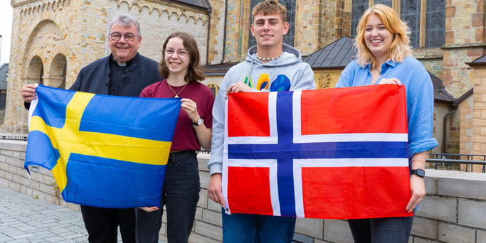 enten Maria Härtling (2.v.l.) und David Thewes (2.v.r.) beim Vorbereitungstreffen. © Hartmut Salzmann