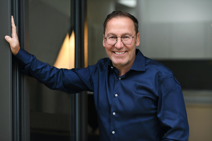 Gerald Wood ist KI-Entwickler und Autor des Buches #NextGenWork. Quelle: Ethik Society