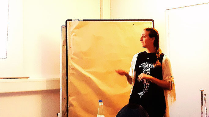 Shark-Lady Rebecca Süßle begeistert mit ihrer Faszination für Großhaie. Foto: Gert Holle