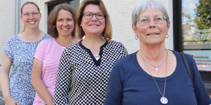 Lisa Scharrenbach, Anja Zeitz, Stefanie Lange und Monika Heinisch. Foto: © Julia Fröder