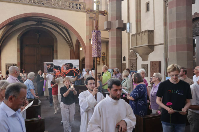 Mit einem ökumenischen Gebet hat die Gemeinschaft Sant'Egidio am Freitagabend, 4. Juli, an die im vergangenen Jahr auf der Flucht gestorbenen Menschen erinnert..© Markus Hauck (POW) 