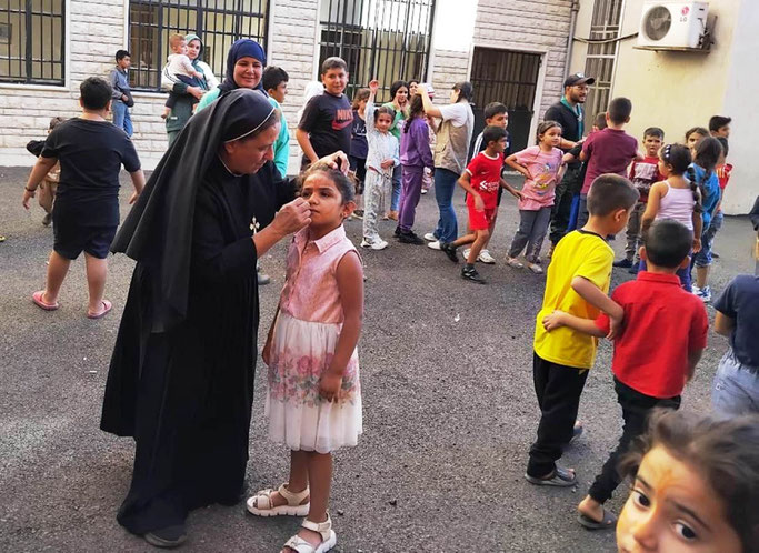 Die Schwestern betreuen auch Kinder der Flüchtlinge. © Kirche in Not