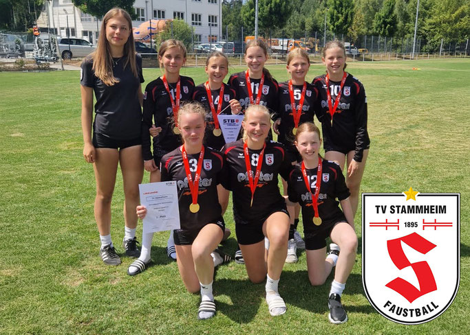 Hinten v.l.n.r.: Betreuerin Stella, Najla, Rahel, Anina, Lara, Livia Vorne v.l.n.r.: Anni, Nora, Petra