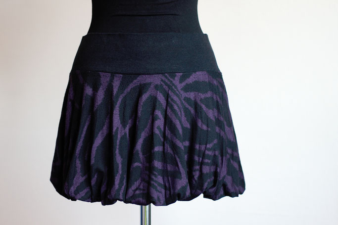 Flohmarkt: Röcke und Leggings - Ballonrock Mini Lila Zebra - Zebraspider DIY Anti-Fashion Blog