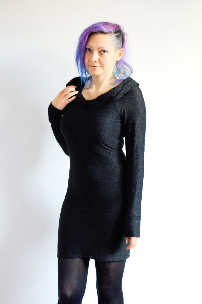 Handmade in Yorkshire oder Black Rose Bazaar Haul - Twisted Bee Spider Mesh Cowl Dress - Zebraspider DIY Anti-Fashion Blog