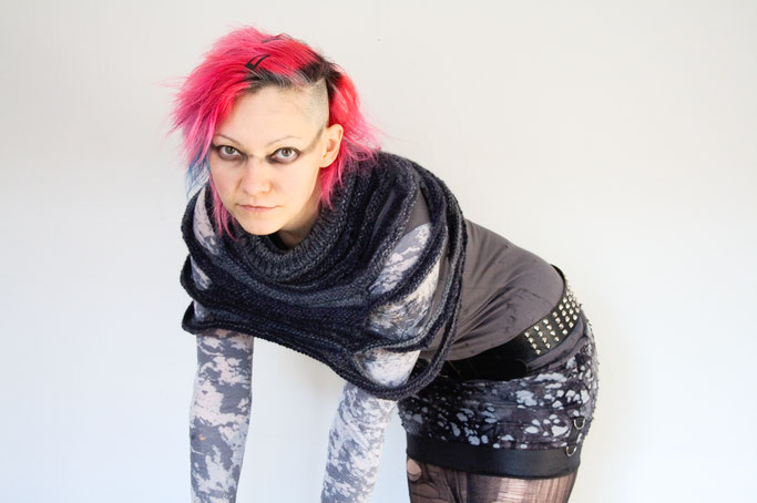 Endzeit Outfit mit Outbreak Cowl - postapo warrior - Zebraspider DIY Anti-Fashion Blog