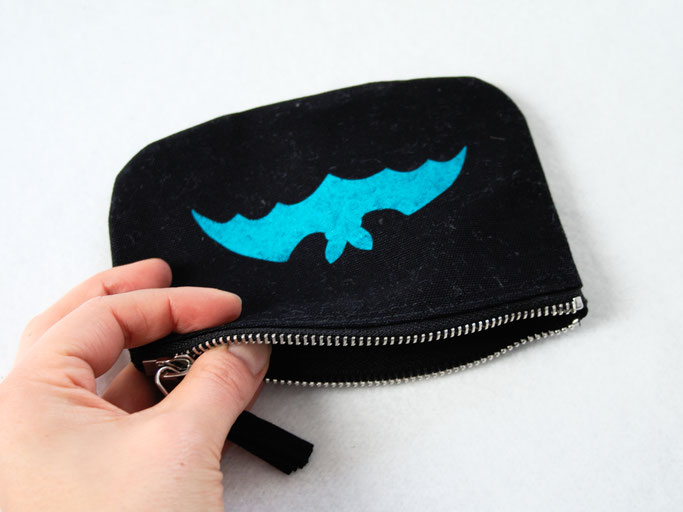 New stencil print zipper pouches - turquoise bat coin purse - Zebraspider DIY Anti-Fashion Blog