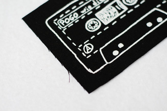 Die Suche nach dem perfekten Aufnäherstoff - Pogo Tape patch - Zebraspider DIY Anti-Fashion Blog