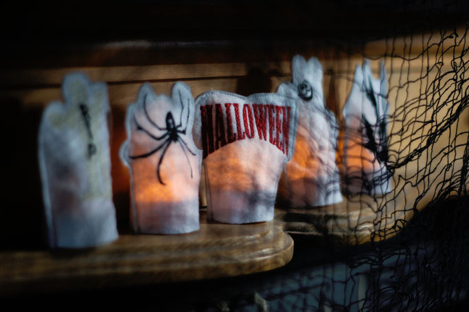 Halloween Wichteln - Geschenke Teil 2 - leuchtende Tea-lights - Zebraspider DIY Anti-Fashion Blog