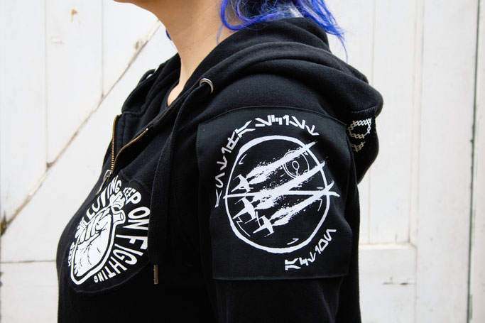 Wo ich politische Aufnäher kaufe - Antifa am Todesstern und Herz von RougeCat - Zebraspider DIY Anti-Fashion Blog