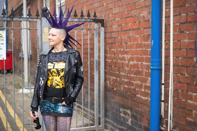 Rebellion Festival 2018 und Nietenjacke - Punkerin - Zebraspider DIY Anti-Fashion Blog