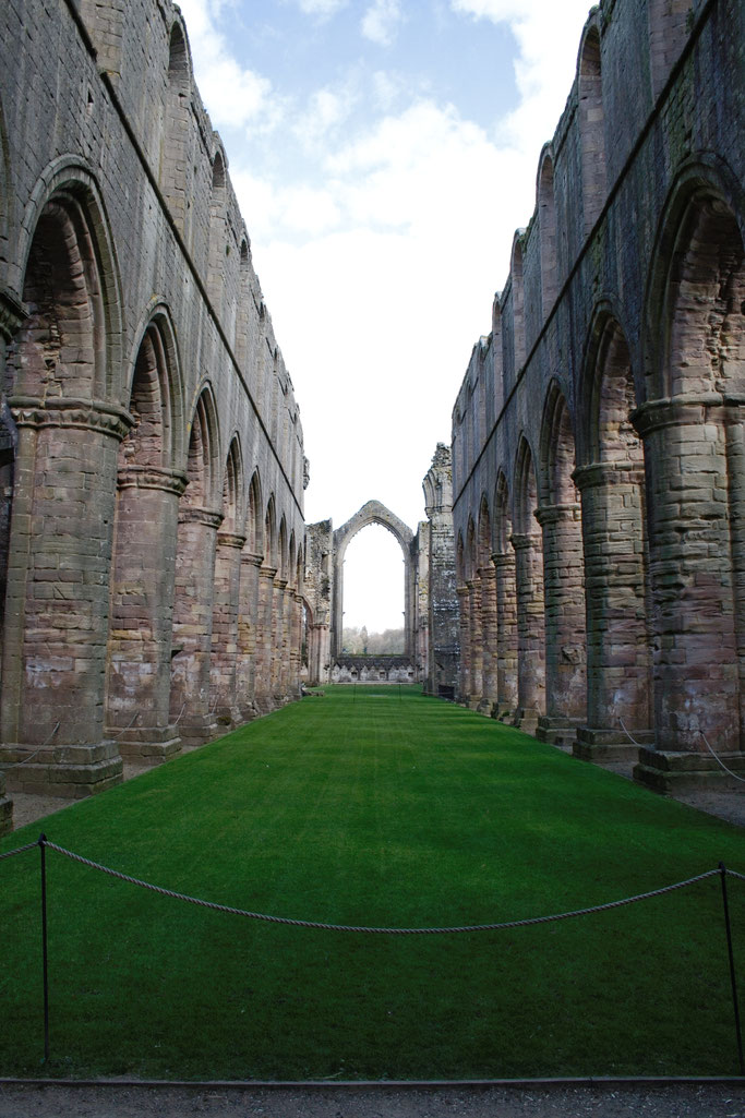 Die Ruinen der Fountains Abbey - Kathedrale - Zebraspider DIY Anti-Fashion Blog