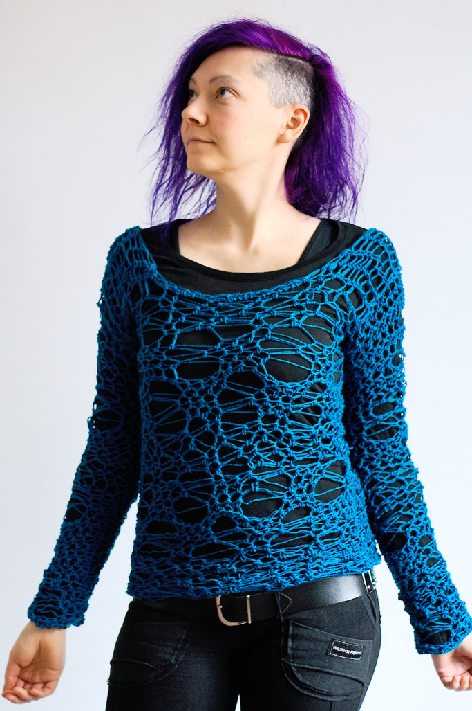 Ein Häkelpullover in cool - der No Stress Sweater - Distressed Look im Shred Stitch - Zebraspider DIY Anti-Fashion Blog