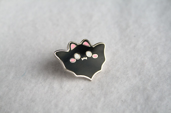 10 years - Zebraspider Giveaway - Kawaii Fledermaus Pin von Candy Zombies - Zebraspider DIY Anti-Fashion Blog