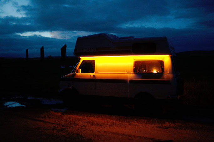 Urlaub Orkney Inseln - Camper bei Nacht und Stenness - Zebraspider DIY Anti-Fashion Blog