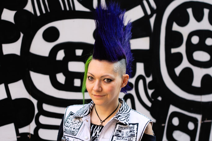 Manchester Punk Festival + Outfits - gestellter Iro und Streetart - Zebraspider DIY Anti-Fashion Blog