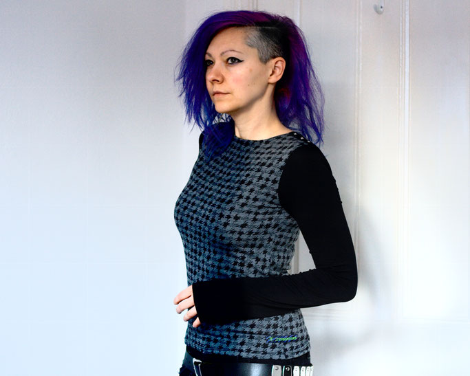 Tank, Batwing and Longsleeve - new Tops in the Shop - Grey Crazy Houndstooth - Zebraspider DIY Anti-Fashion Blog