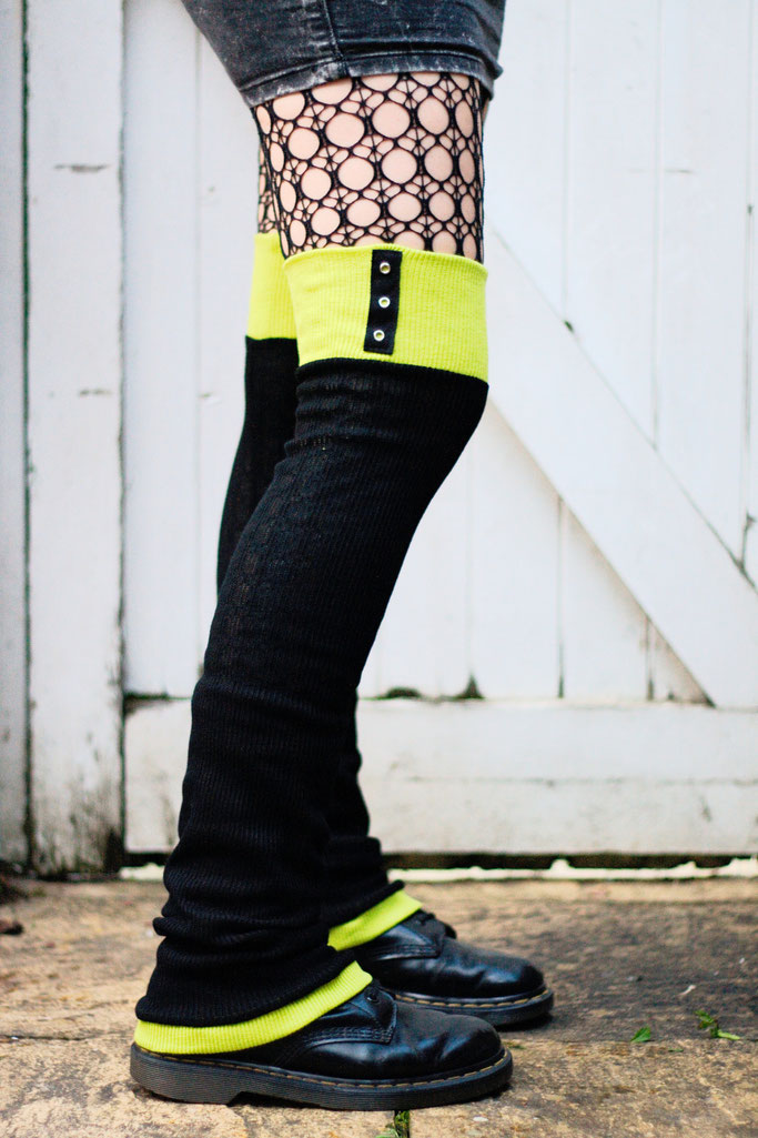 Die neuen Beinstulpen sind da! - Lime Green Eyelets - Zebraspider DIY Anti-Fashion Blog