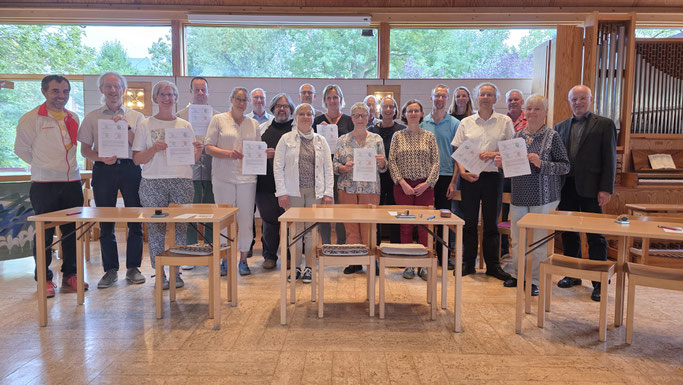 Die vier Kirchvorstände nach der Unterzeichnung des Einigungsvertrages