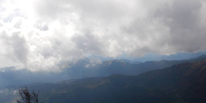 万二郎岳山頂より