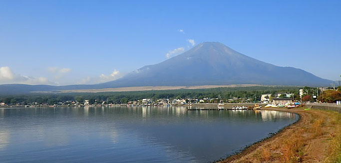 朝　山中湖から富士山