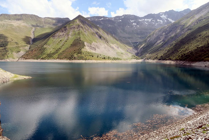 Lac d'altitude dans les Alpes