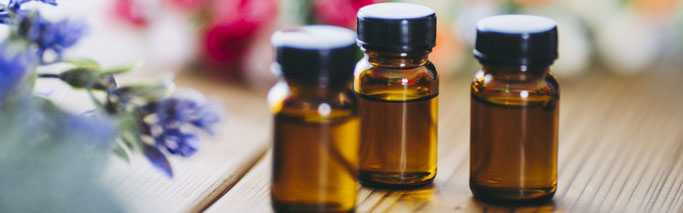 アロマオイルの香りの種類一覧 フローラル・シトラスなど系統ごとに香りの特徴を紹介