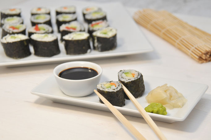 vegetarisches Sushi selbst gemacht, ist gar nicht schwer, den Reis kocht der Thermomix