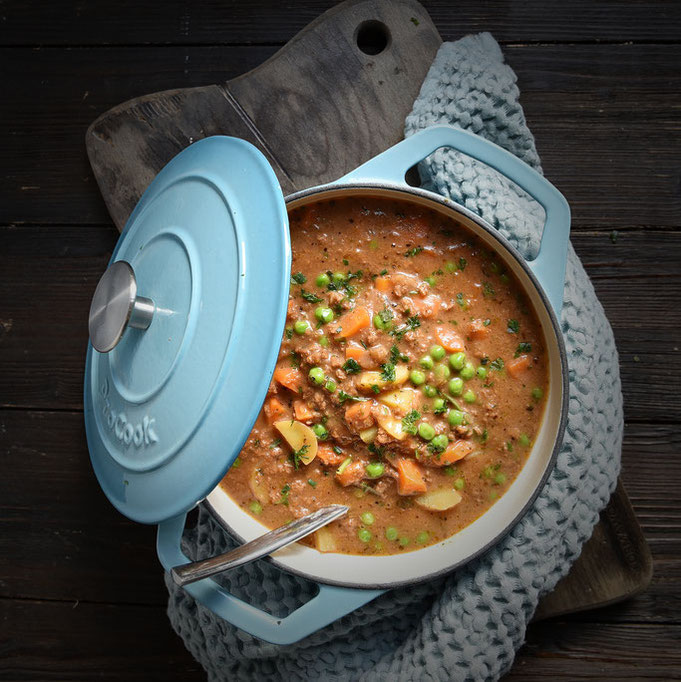 Hack Topf mit Kartoffeln, Möhren und Erbsen aus dem Thermomix